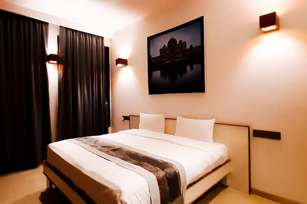 Hotel Mayur Express Sangamner Eksteriør billede