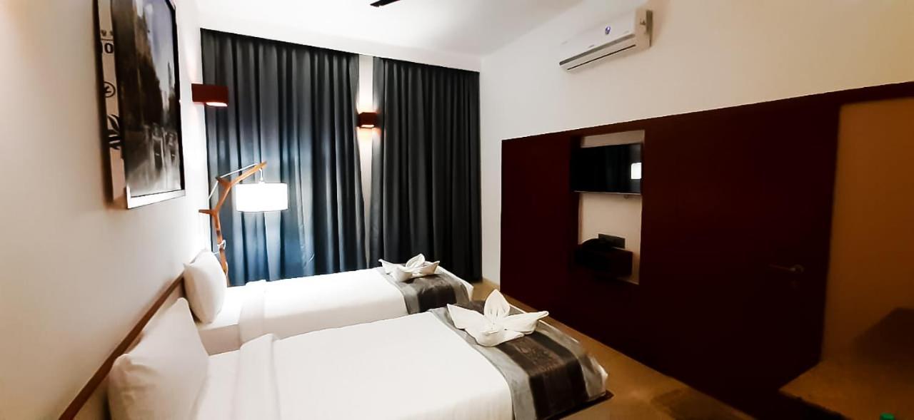 Hotel Mayur Express Sangamner Eksteriør billede